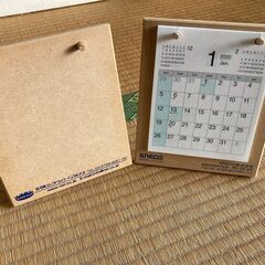 机上カレンダーの画像