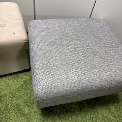 スツール二つの画像