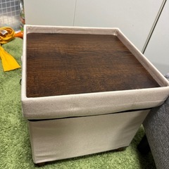 スツール二つの画像