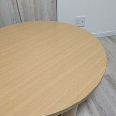 円形のコタツになります。の画像