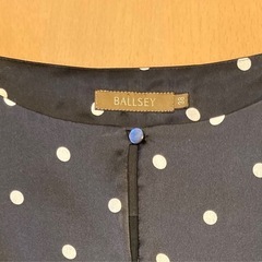 BALLSEYワンピース　黒　ゴールドドット柄の画像