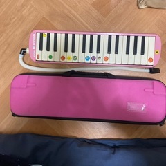メロディオン 32鍵 ピンク ホース付きの画像