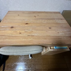 木製デスク(無印良品で購入)の画像