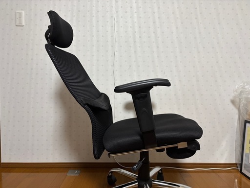 オフィスチェア　リクライニング、オットマン付
　