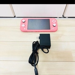 【未使用に近い】Nintendo Switch ニンテンドースイッチライト　本体とドラクエ11sゴージャス版セットの画像
