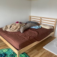 IKEA クイーンサイズ ベッド