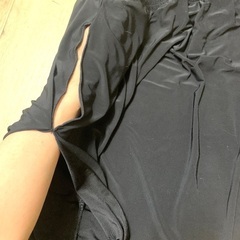一度利用　黒　ブラック　肩出し　腕出し　セクシー　トップス　韓国　kpop サテンの画像