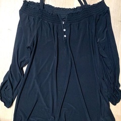 一度利用　黒　ブラック　肩出し　腕出し　セクシー　トップス　韓国　kpop サテンの画像
