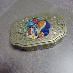 美女と野獣　空き缶