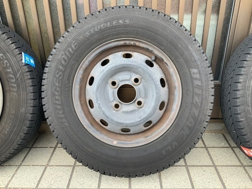 Bridgestone Blizzak スタッドレスタイヤ 12インチ