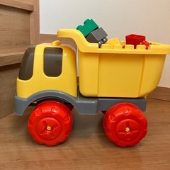 ブロックおもちゃ　働く車　ダンプカー　の画像