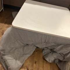 小さいこたつ