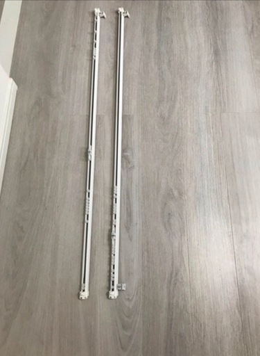 伸縮　カーテンレール　美品♪ 白　同じものが2本あります！