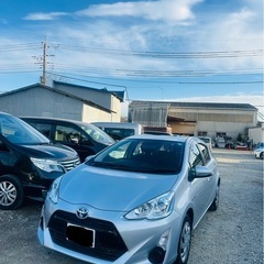 平成 27トヨタ アクア 距離　54,050KM 車検　8年／6月