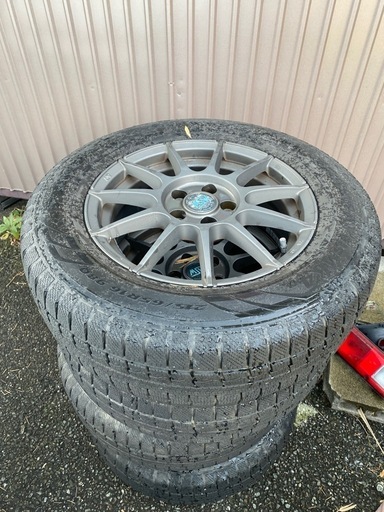 ボルボ　スタッドレスタイヤ　　ホイール付き　16インチ