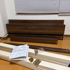 セミダブルベッドフレーム(ブラウン)