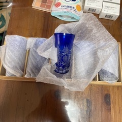 時計・財布・美容品・コップ等の画像