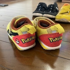 アシックス　asics ポケモン　ピカチュウ　16cmの画像
