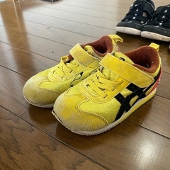 アシックス　asics ポケモン　ピカチュウ　16cm