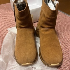 スケッチャーズショートブーツ