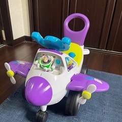 【取引中】トイストーリー バズライトイヤー コンビカー 乗用玩具