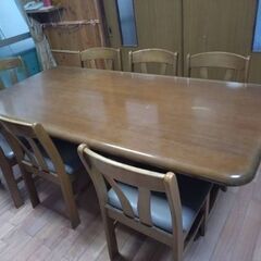 【お譲り先決まりました。】ダイニングテーブルと椅子（7脚）の画像