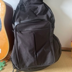 ギターとケース(guitar and case)
の画像