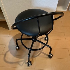 ニトリ　カウンターチェア　キャスター付　の画像