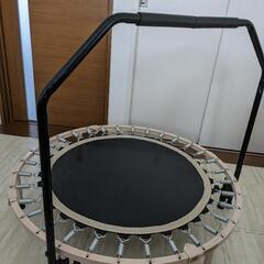 トランポリン