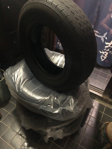 ハイエース純正タイヤ