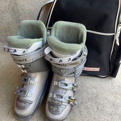 マルチエントリー式 ドロミテ　スキーブーツ 純正ケースおまけ
　23-23.5センチ　ソール長270mmの画像