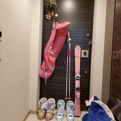 ジュニアスキー板　ポール　スノーブーツ2足　袋3枚