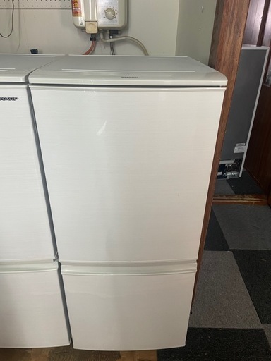 シャープ　冷蔵庫　137L SJ-D14C-W RZ