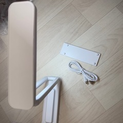  折りたたみ式デスクライトの画像