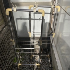 物干し竿２本、物干し台