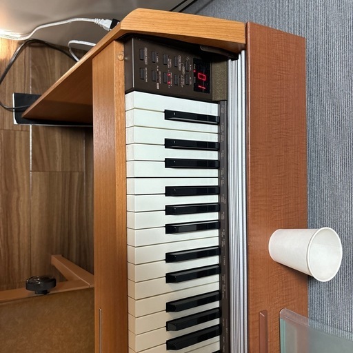 電子ピアノ