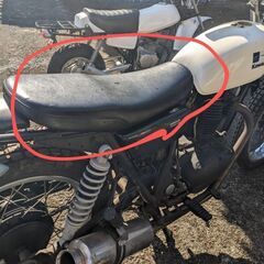 250TR  シート　バイク　カワサキ　1月５日までの画像