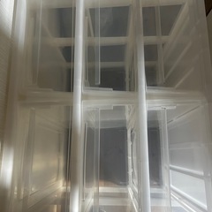 プラスチック衣装ケースの画像