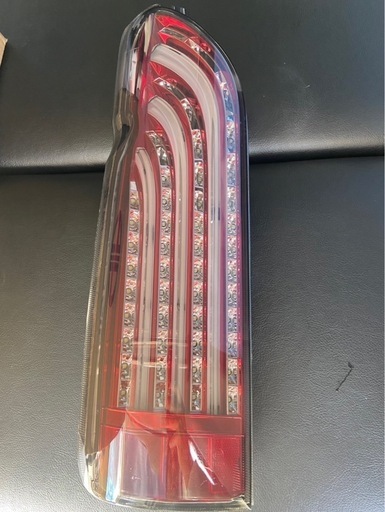 ハイエース テールランプ（中古
）