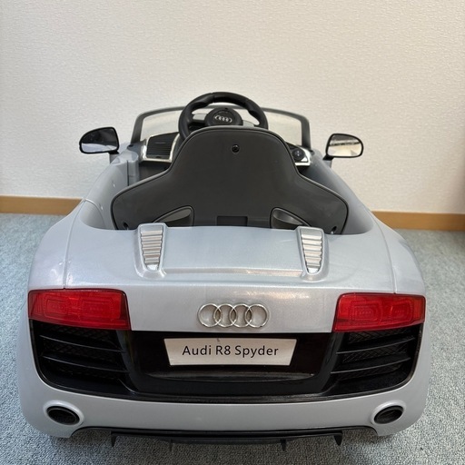 値下げ】2月までの取引！AVIGO アウディ R8 電動乗用カー