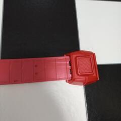仮面ライダーセイバー　変身ベルトセット仮面ライダーセイバーの変身ベルトセットです。
写真のものが全てです。
動作確認済みですが、あくまで中古ですのでご理解ください。


子供が遊んだ後の商品になりますので、そこをご了承の上でご購入をお願いします。


仮面ライダー/シリーズ···仮面ライダーセイバー
ベルト名/DX···聖剣ソードライバー
アイテム/種別···変身ベルト
変身ベルト/シリーズ···DXの画像