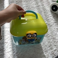 ミニオンプラ箱の画像