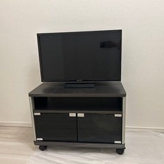 ＊美品【2点セット】テレビ・テレビ台（リモコンや電源ケーブルなども付属）