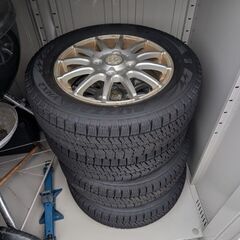 中古  ブリジストンスタットレスタイヤ