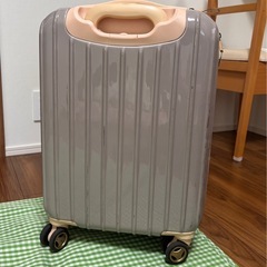 スーツケースの画像