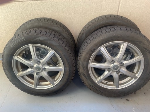 スタッドレスタイヤ