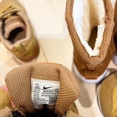 ニューバランス、NIKEスニーカー、ムートンブーツの画像