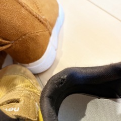 ニューバランス、NIKEスニーカー、ムートンブーツの画像
