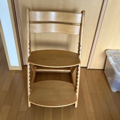 子ども　イス　2つ有