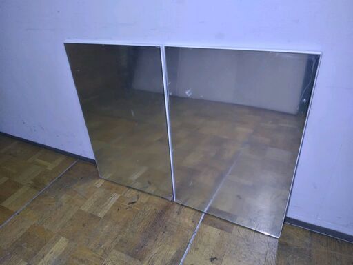 【未使用 保管品】 壁掛け ミラー 鏡 縦型 姿見 1面鏡 幅490×高750mm 2枚 洗面 玄関 ガラス 住宅 装飾 内装 壁掛けフック穴あり